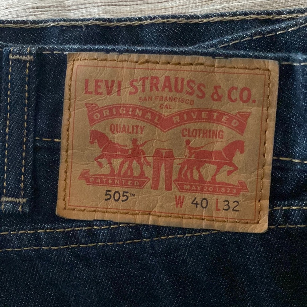Men’s LEVI’s like new condition W 40 L 32